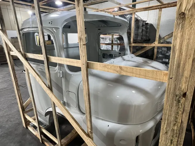 Cabine zero de Mercedes nova na caixa a pronta entrega  só largar em cima