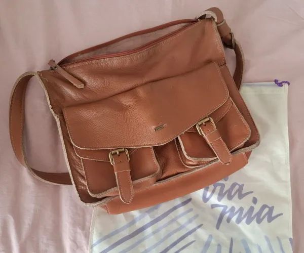 Bolsa transversal em couro legítimo - via mia