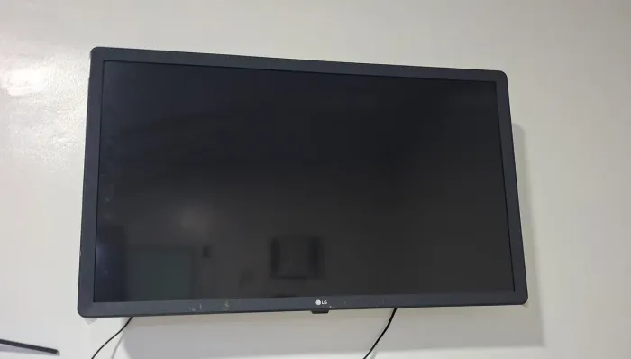 Vendo TV 32 polegadas LG