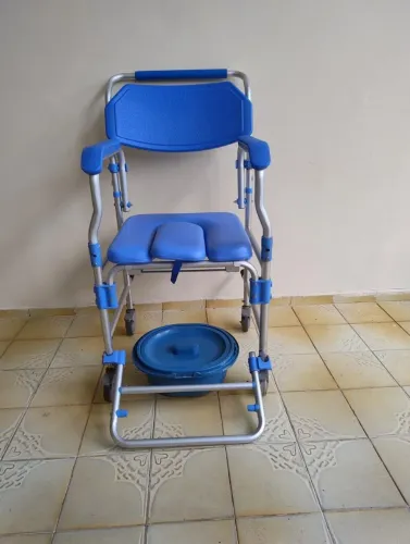 CADEIRA HIGIÊNICA