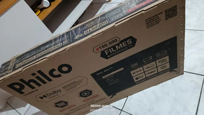 SMART TV PHILCO 32" LACRADA NA CAIXA ROKU TV