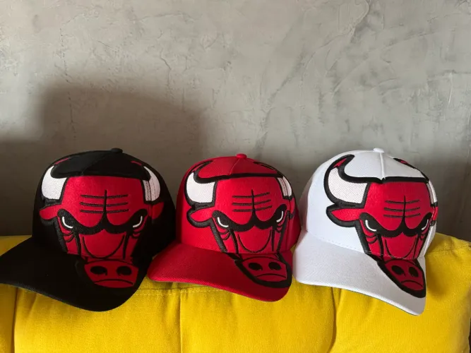 Boné Big logo Chicago Bulls bordado anos 90