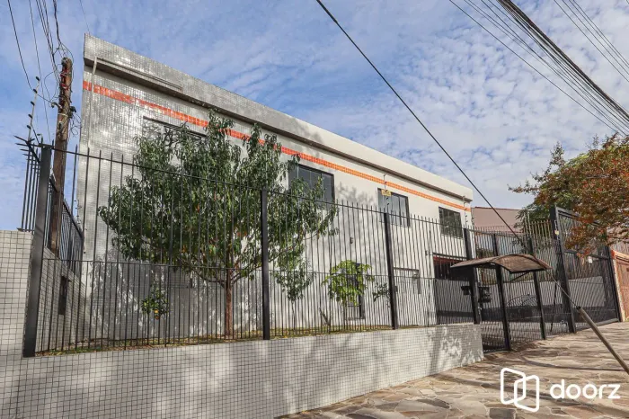 Pavilhao Comercial, Locação / Venda, 596 m², Bairro Partenon, Porto Alegre