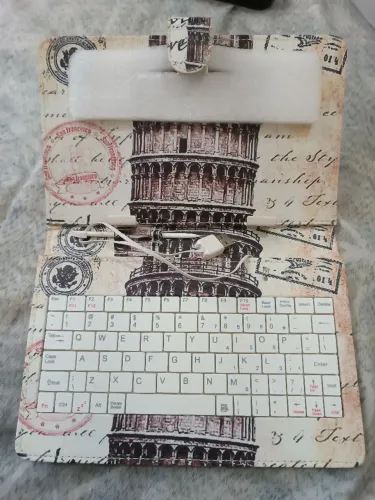 Capa Universal Para Tablet 7 polegadas com teclado