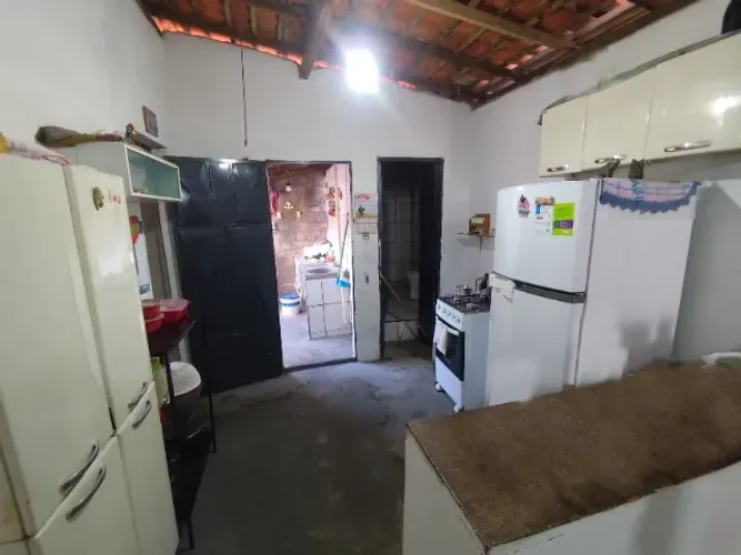 Casa no Santo Antônio próx a rua telegáfo, 2 quartos, 3 salas, 2 banheiros e um quintal
