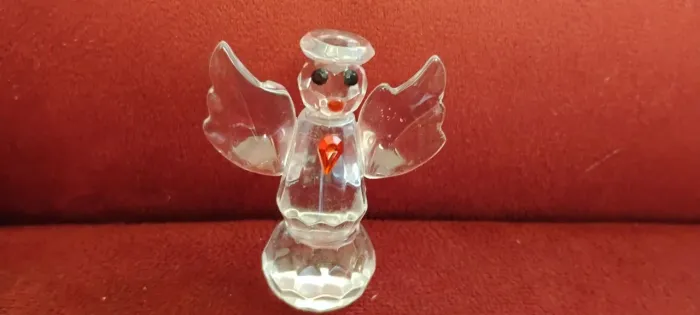 Miniatura de Anjo de Cristal - Medindo 6,5 cm x 5,0 cm