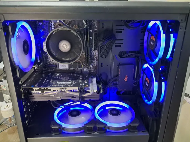 PC RYZEN 5 3400G /GIGABYTE A520 16GB RAM / RX 580 2048SP 8GB