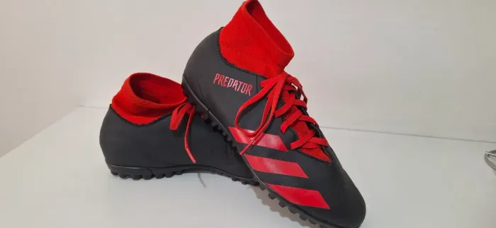 Chuteira Adidas 39