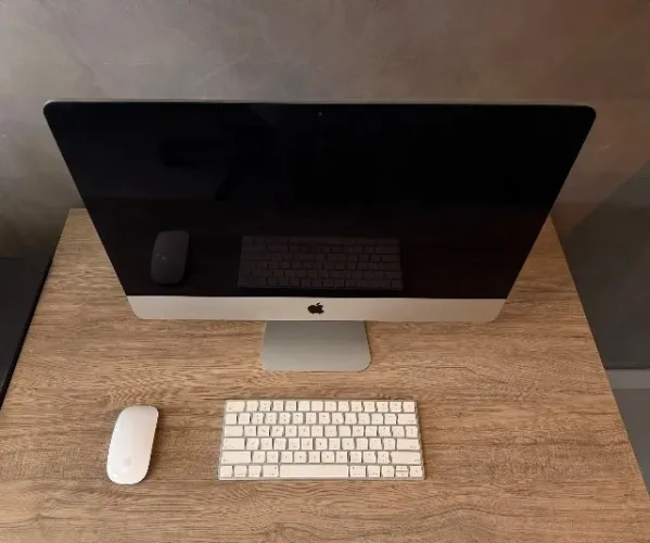 iMac Retina 4K 21,5? 2017 i5 Quad-Core 8GB + Magic Keyboard + Magic Mouse