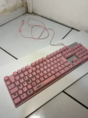 Teclado Gamer Rosa OGX/Dazz Título: Teclado Gamer Rosa OGX Pink Prismatic USB ABNT2