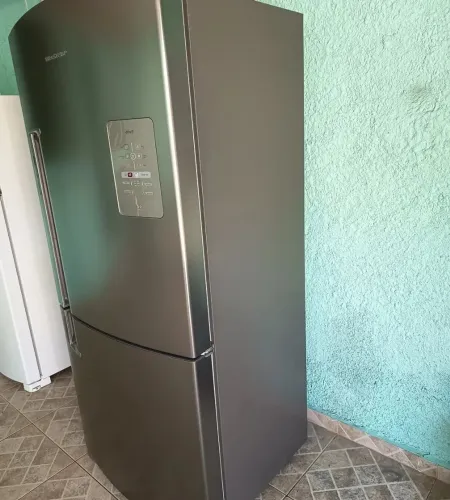 Geladeira Brastemp ative Frost Free inverse inox