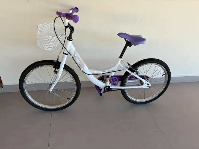 Bicicleta Caloi Ceci aro 20 em ótimo estado 