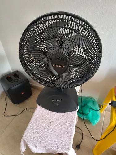 Ventilador Cadence turbo 40 centímetros.