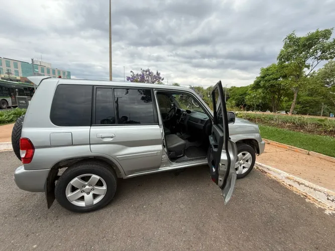 Mitsubishi Pajero TR4 2.0/ 2.0 Flex 16V 4X4 Mec. 2003
