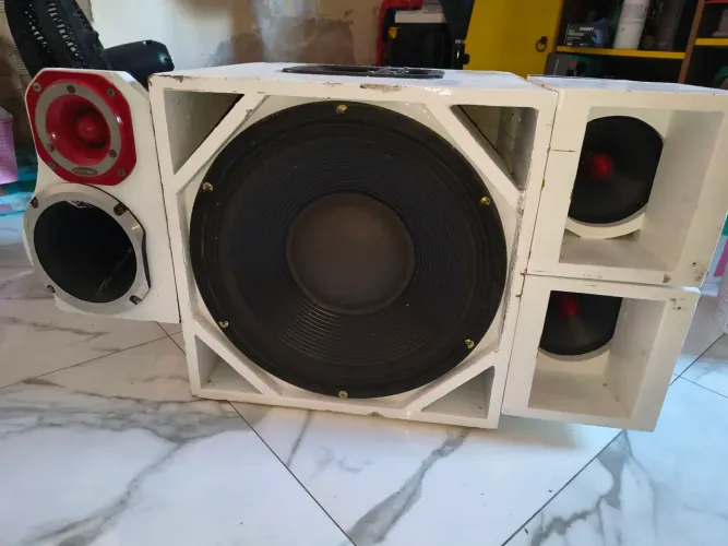 Som automotivo completo