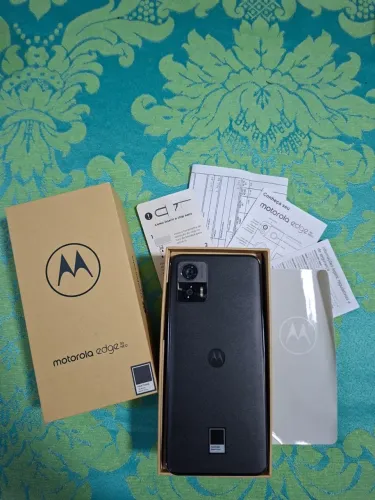 vendo celular Edge 30 neo em excelentes condições