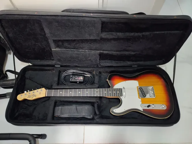Guitarra Seven Canhoto