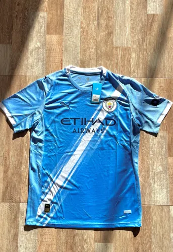 Camisa Manchester City modelo torcedor 25/26 