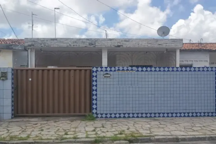 Casa em Manganeira II com 3 quartos -Prox ao antigo posto texaco