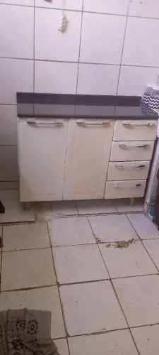 Balcão de metal