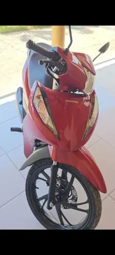 Vende-se uma moto Honda Biz novíssima único dono ano 2025