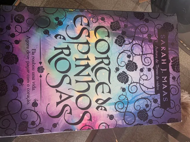 Vendo: Livro 1 e 2 de ACOTAR 