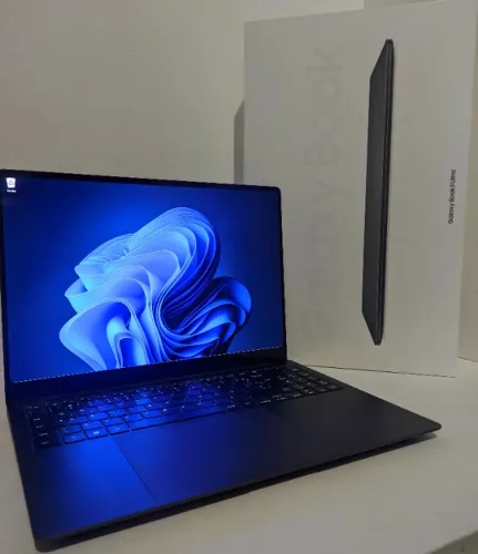 Notebook Gamer Samsung Galaxy Book3 Ultra i7-13700H RTX 4050 32GB Tela AMOLED (Semi Novo)