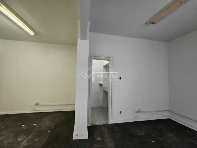 Kitnet/Conjugado : / Residencial / Centro