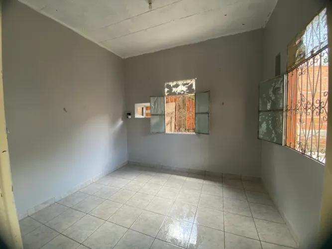 Apartamento com 2 quartos INCLUSO água e luz no Alvorada 1