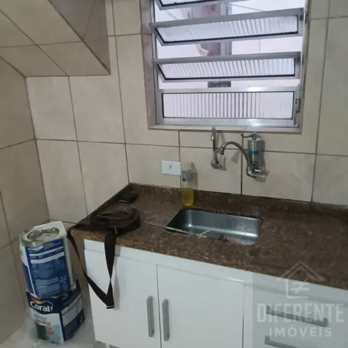 Casa Assobradada com 70 m² .