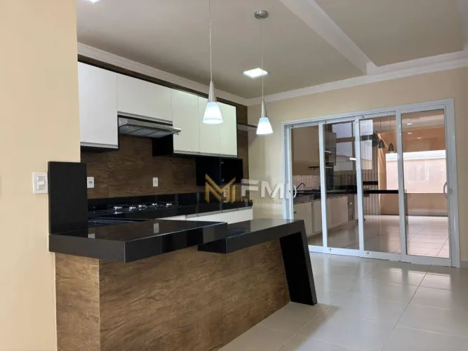Casa com 3 dormitórios para alugar, 163 m² por R$ 6.000,00/mês - Residencial Jardim de Mon