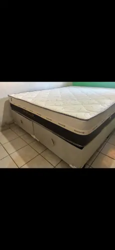 Cama de casal (Colchao D33+Base) Novo