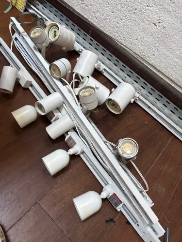 Luminária trilho branca