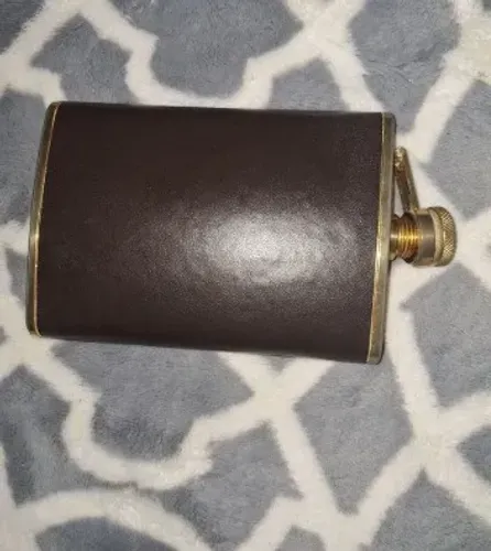 Porta whisky ou outra bebida Vintage, estilos, forrado em couro. Elegante porta whisky ___