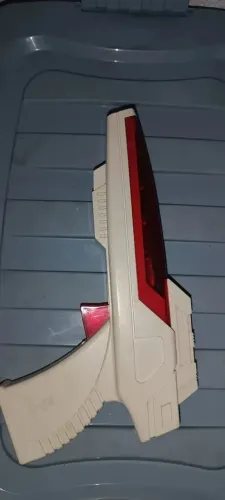Pistola Brinquedo Luz E Som Tipo Space Pastlilindo Anos 80 