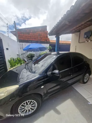 Peugeot 207 Sedan Passion XR 1.4 Flex 8V 4P 2011