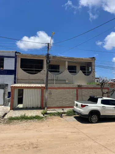 Vende-se casa no Bairro de Mangabeira VIII