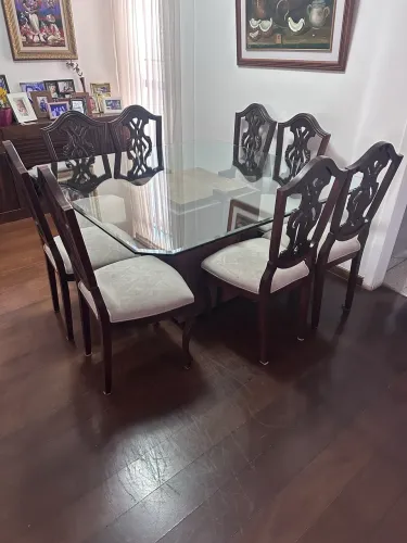 Mesa de Jantar com Tampo de Vidro + 8 Cadeiras Estofadas