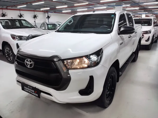 Toyota Hilux CD SR 4X4 2.8 TDI Diesel Aut. 2025