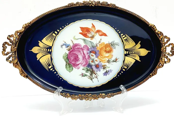 Prato/Travessa Oval Decorativa Porcelana Limoges France com moldura trabalhada em metal