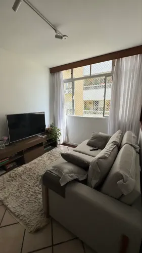 Alugo quarto para mulher com banheiro individual
