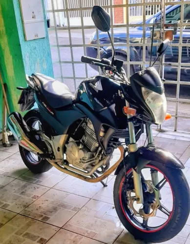 Honda CB 300r 2011 preta