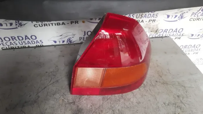 Lanterna direita Fiesta Zetec Rocan Sedan ano 2003