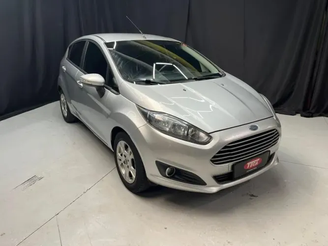 Ford Fiesta 1.6 16V Flex Aut. 5P 2016