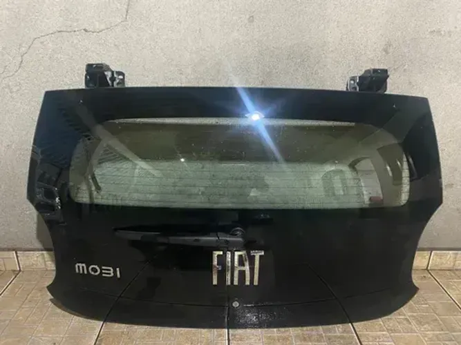 TAMPA TRASEIRA FIAT MOBI COM LIMPADOR