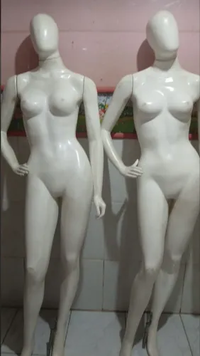 Manequim feminino