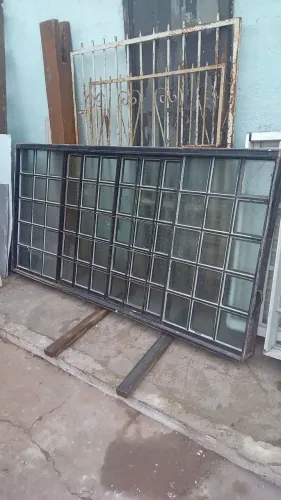 Janela 2,00x1,00 a grade foi retirada mas tenho ela, so soldar de novo