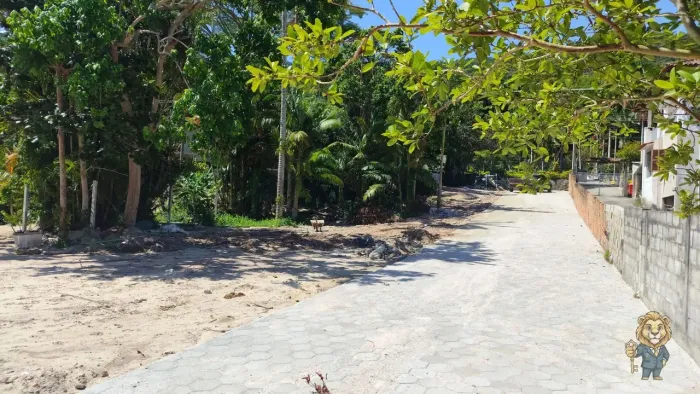 Oportunidade na Vargem do Bom Jesus  3.243 m² com Viabilidade 4.5