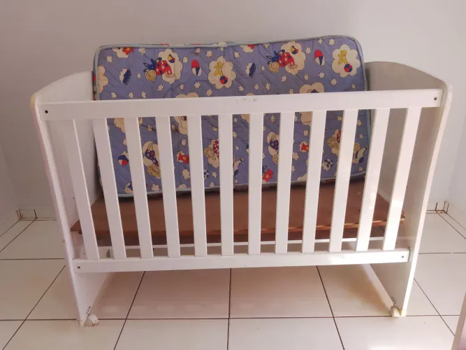 Berço com colchão