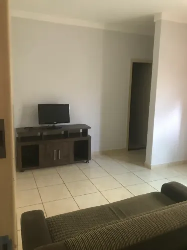 Alugo apto de 1 quarto sala cozinha banheiro área de serviço